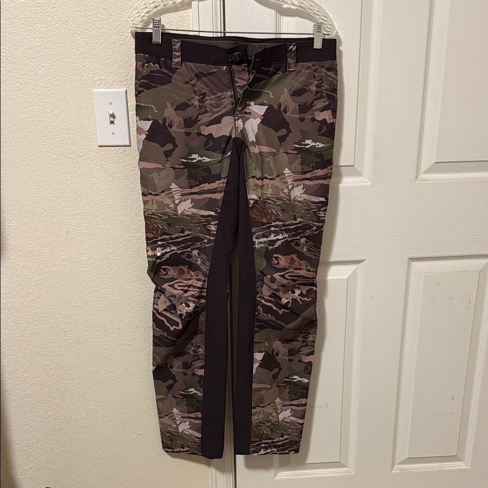 Under Armour Women's Camouflage Cargo Pants